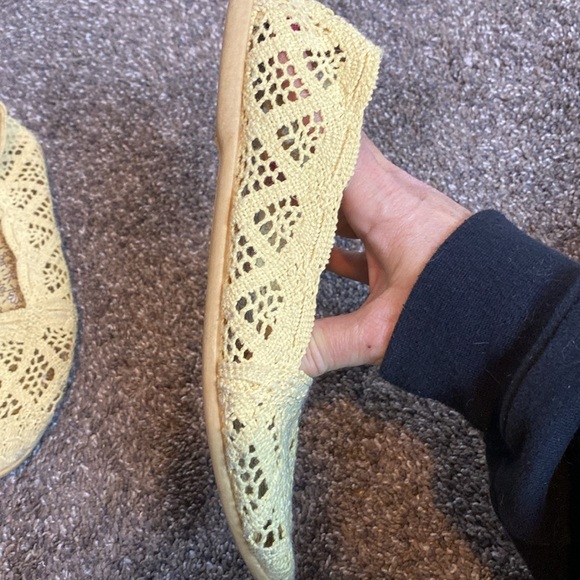 Basic Editions Yellow Knit Slip-On Shoes sz 8.5 - Picture 6 of 8